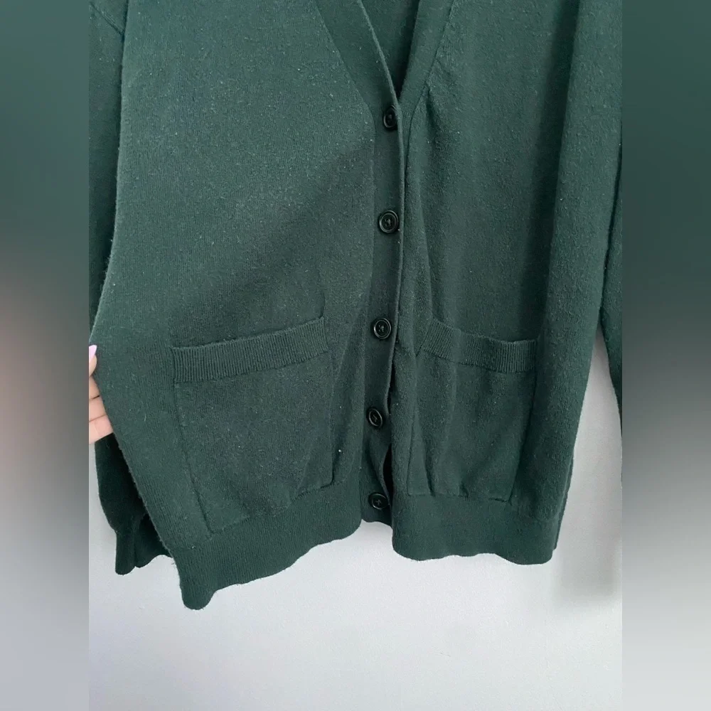 Aritzia Sunday Best Buffy V Neck Button Cardigan Merino Wool - Forrest Green - S - Picture 2 of 8